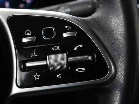 Mercedes-Benz B-Klasse 180 Business Solution Luxury | Leder | Stoelverwarming | Carplay | Sfeerverlichting | Camera | Widescreen | Full LED | Navigatie