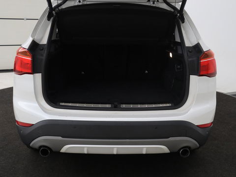 BMW X1 xDrive20i Executive | Sport Line | Adaptive cruise | Camera | Head-Up | Stoelverwarming | Full LED | Sportstoelen | Navigatie | Park Assist | Climate control