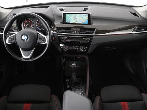 BMW X1 xDrive20i Executive | Sport Line | Adaptive cruise | Camera | Head-Up | Stoelverwarming | Full LED | Sportstoelen | Navigatie | Park Assist | Climate control