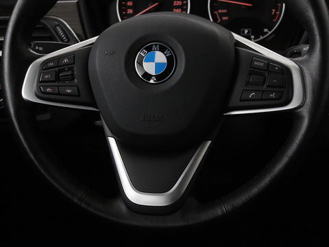 BMW X1 xDrive20i Executive | Sport Line | Adaptive cruise | Camera | Head-Up | Stoelverwarming | Full LED | Sportstoelen | Navigatie | Park Assist | Climate control