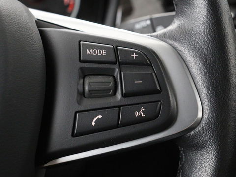 BMW X1 xDrive20i Executive | Sport Line | Adaptive cruise | Camera | Head-Up | Stoelverwarming | Full LED | Sportstoelen | Navigatie | Park Assist | Climate control