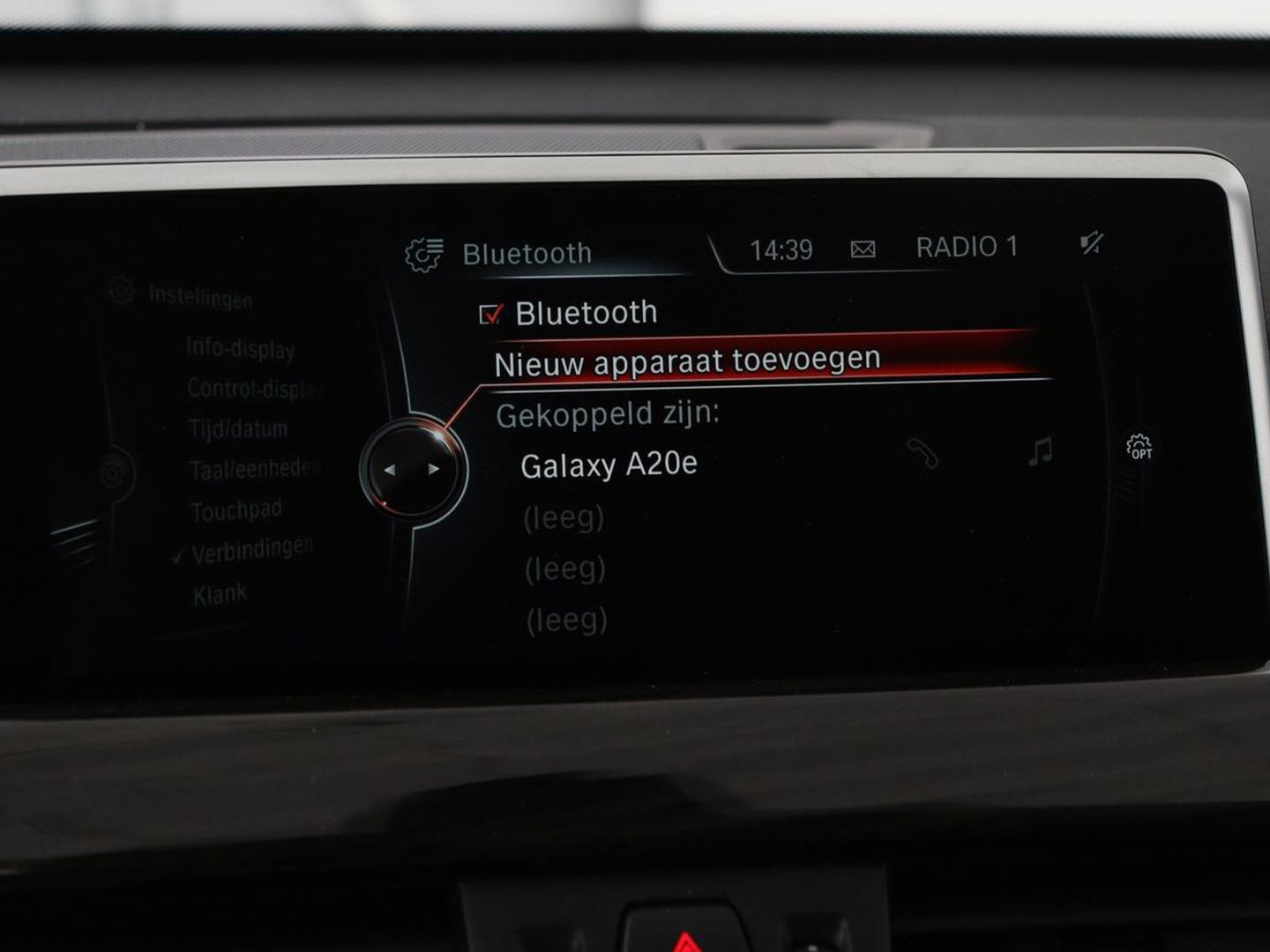 BMW X1 xDrive20i Executive | Sport Line | Adaptive cruise | Camera | Head-Up | Stoelverwarming | Full LED | Sportstoelen | Navigatie | Park Assist | Climate control