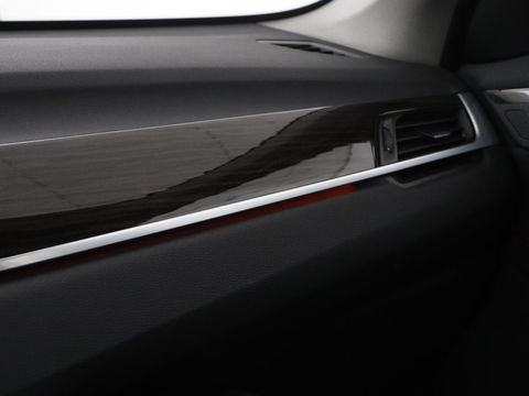 BMW X1 xDrive20i Executive | Sport Line | Adaptive cruise | Camera | Head-Up | Stoelverwarming | Full LED | Sportstoelen | Navigatie | Park Assist | Climate control