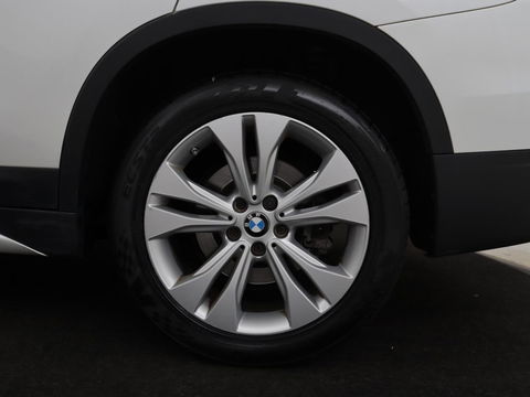 BMW X1 xDrive20i Executive | Sport Line | Adaptive cruise | Camera | Head-Up | Stoelverwarming | Full LED | Sportstoelen | Navigatie | Park Assist | Climate control