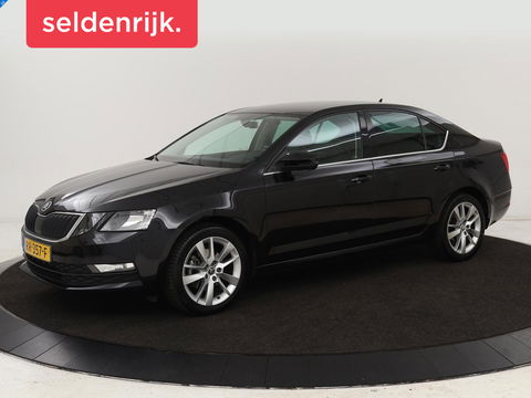 Škoda Octavia 1.0 TSI Ambition | Stoelverwarming | Trekhaak | Half leder | Carplay | Navigatie | Sportstuur | Climate control | Parkeerhulp | Cruise control | Bluetooth