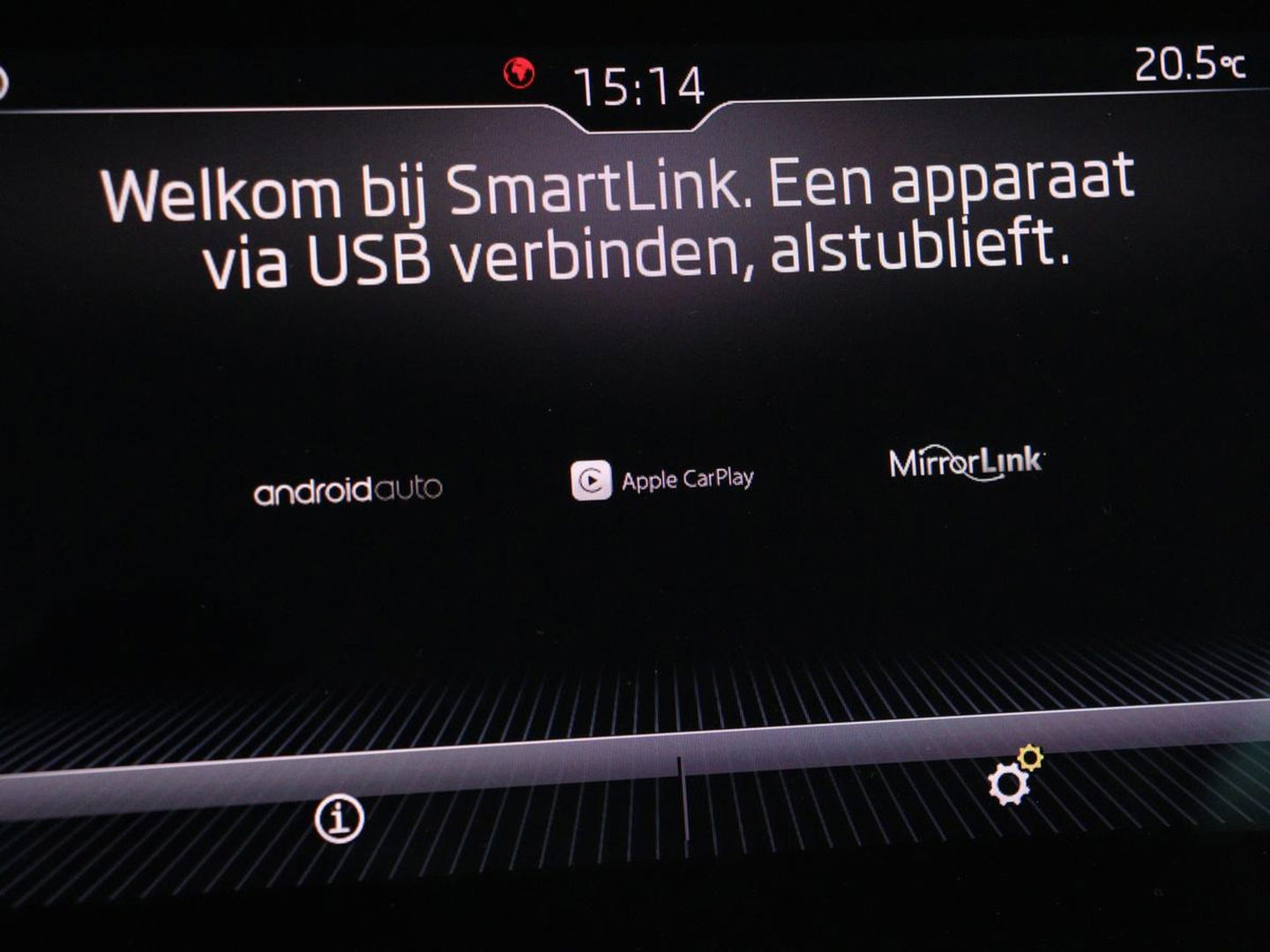 Škoda Octavia 1.0 TSI Ambition | Stoelverwarming | Trekhaak | Half leder | Carplay | Navigatie | Sportstuur | Climate control | Parkeerhulp | Cruise control | Bluetooth