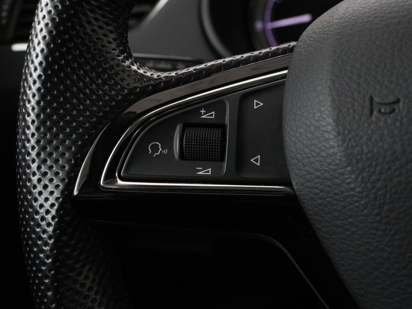Škoda Octavia 1.0 TSI Ambition | Stoelverwarming | Trekhaak | Half leder | Carplay | Navigatie | Sportstuur | Climate control | Parkeerhulp | Cruise control | Bluetooth