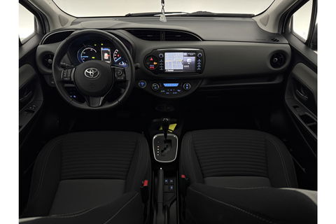 Toyota Yaris 1.5 Hybrid Dynamic LED Camera Clima Cruise Navi 15"LMV