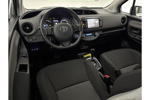 Toyota Yaris 1.5 Hybrid Dynamic LED Camera Clima Cruise Navi 15"LMV