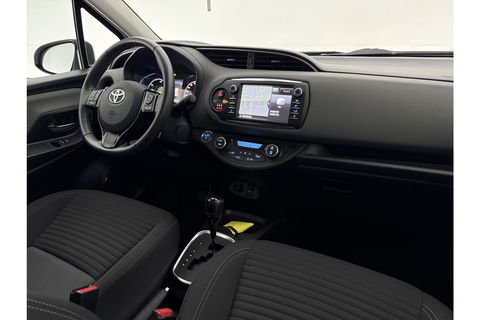 Toyota Yaris 1.5 Hybrid Dynamic LED Camera Clima Cruise Navi 15"LMV