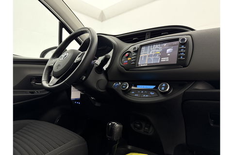 Toyota Yaris 1.5 Hybrid Dynamic LED Camera Clima Cruise Navi 15"LMV