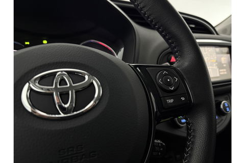 Toyota Yaris 1.5 Hybrid Dynamic LED Camera Clima Cruise Navi 15"LMV