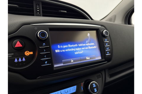 Toyota Yaris 1.5 Hybrid Dynamic LED Camera Clima Cruise Navi 15"LMV