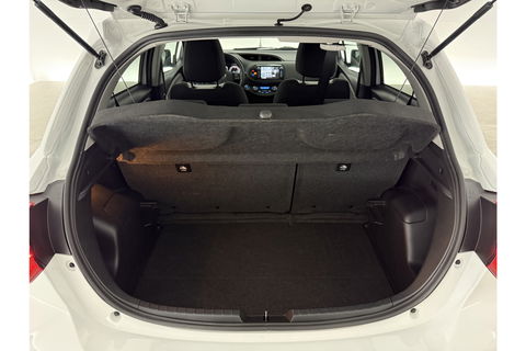 Toyota Yaris 1.5 Hybrid Dynamic LED Camera Clima Cruise Navi 15"LMV