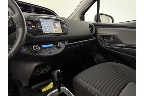 Toyota Yaris 1.5 Hybrid Dynamic LED Camera Clima Cruise Navi 15"LMV