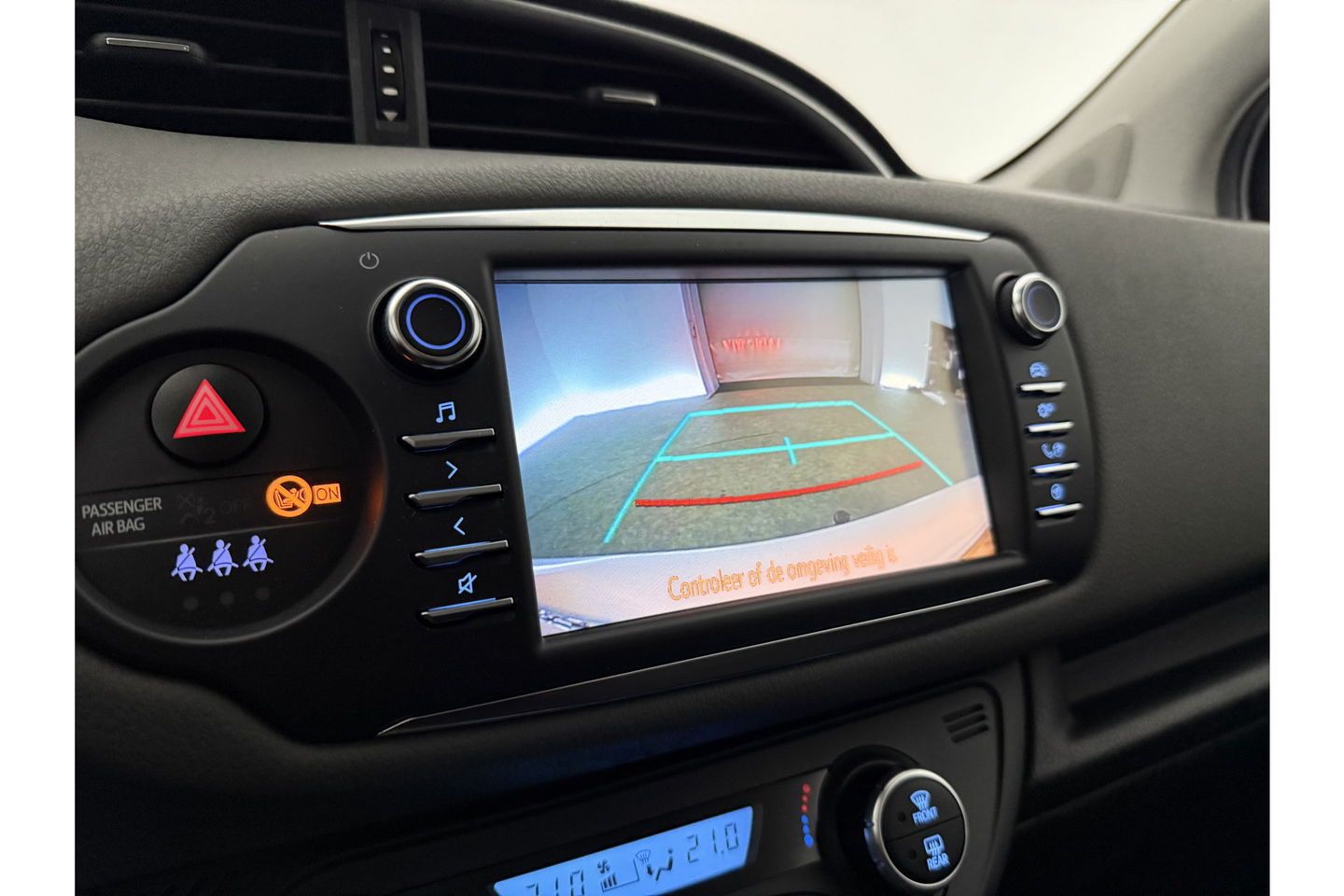 Toyota Yaris 1.5 Hybrid Dynamic LED Camera Clima Cruise Navi 15"LMV