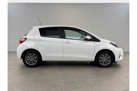 Toyota Yaris 1.5 Hybrid Dynamic LED Camera Clima Cruise Navi 15"LMV
