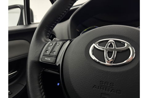 Toyota Yaris 1.5 Hybrid Dynamic LED Camera Clima Cruise Navi 15"LMV