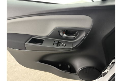 Toyota Yaris 1.5 Hybrid Dynamic LED Camera Clima Cruise Navi 15"LMV