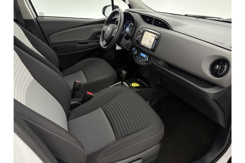 Toyota Yaris 1.5 Hybrid Dynamic LED Camera Clima Cruise Navi 15"LMV