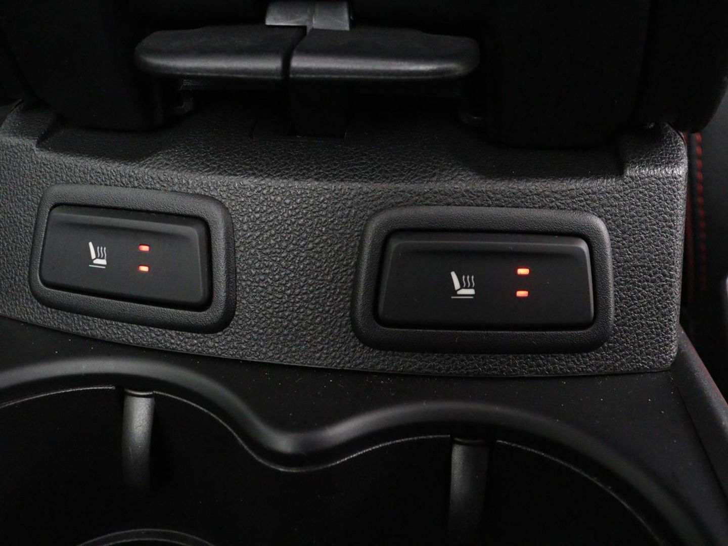 Renault Kadjar 1.3 TCe Black Edition | Stoelverwarming | Carplay | Keyless | Camera | Leder/Alcantara | Full LED | Half leder | Bose Sound | Climate control
