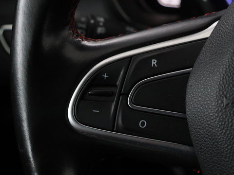 Renault Kadjar 1.3 TCe Black Edition | Stoelverwarming | Carplay | Keyless | Camera | Leder/Alcantara | Full LED | Half leder | Bose Sound | Climate control