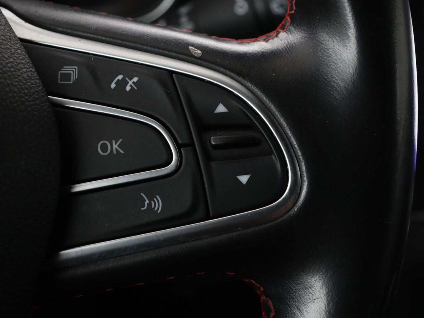 Renault Kadjar 1.3 TCe Black Edition | Stoelverwarming | Carplay | Keyless | Camera | Leder/Alcantara | Full LED | Half leder | Bose Sound | Climate control