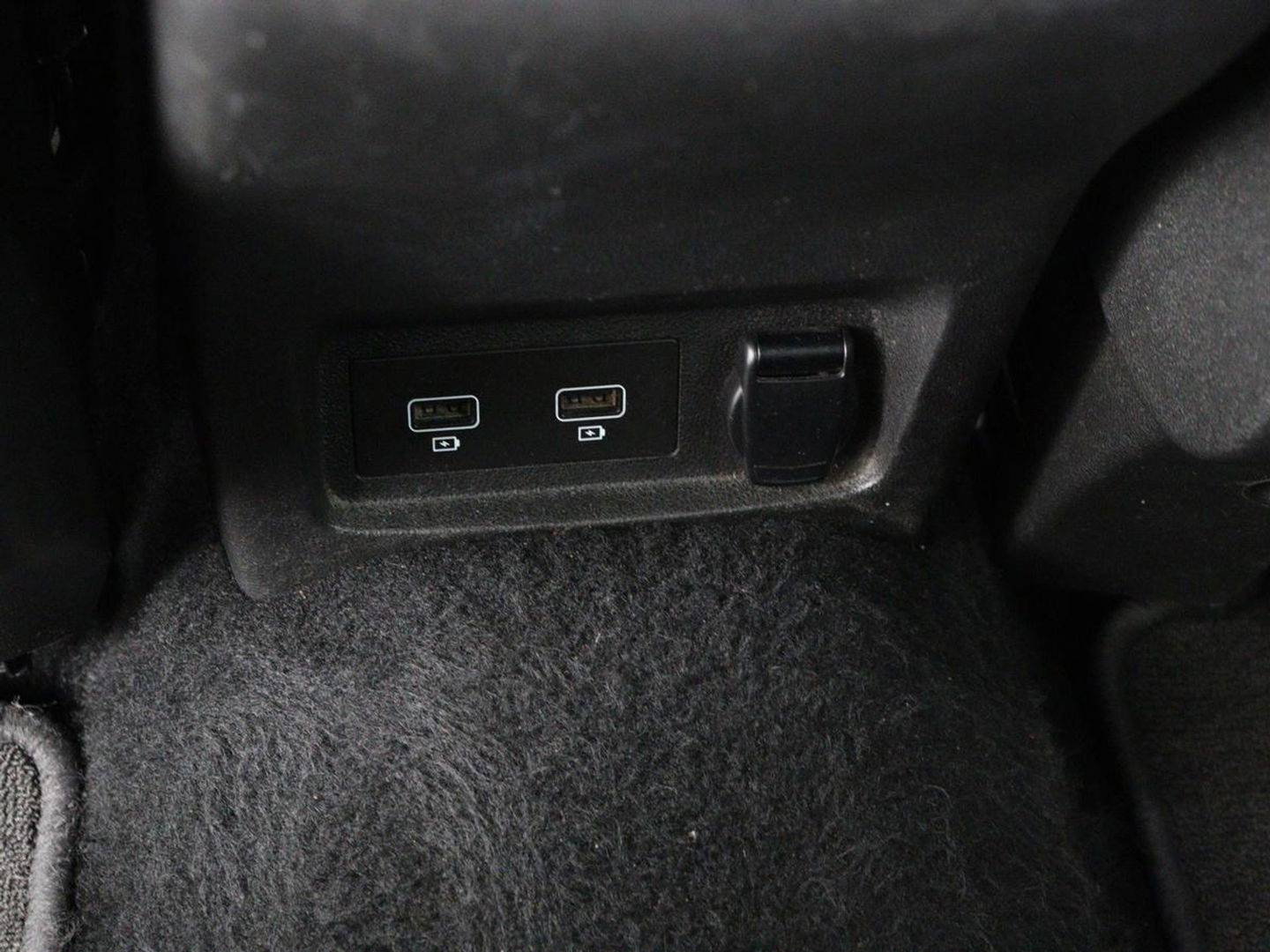 Renault Kadjar 1.3 TCe Black Edition | Stoelverwarming | Carplay | Keyless | Camera | Leder/Alcantara | Full LED | Half leder | Bose Sound | Climate control
