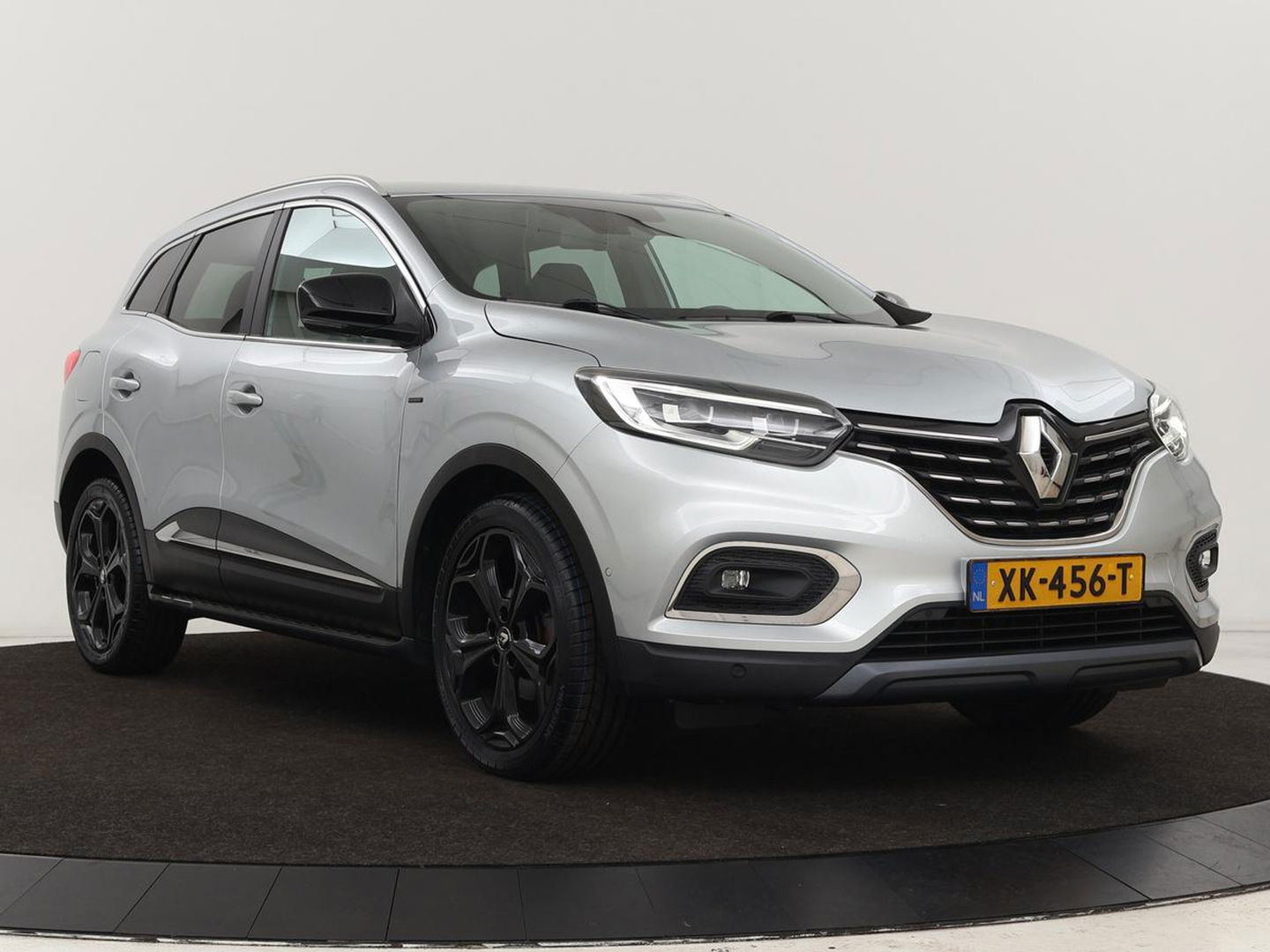 Renault Kadjar 1.3 TCe Black Edition | Stoelverwarming | Carplay | Keyless | Camera | Leder/Alcantara | Full LED | Half leder | Bose Sound | Climate control