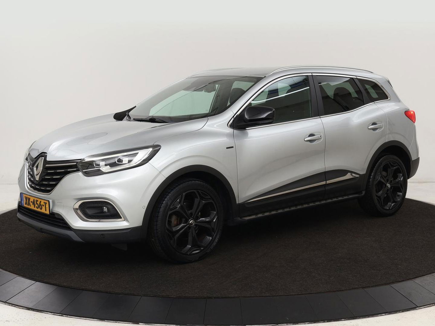 Renault Kadjar 1.3 TCe Black Edition | Stoelverwarming | Carplay | Keyless | Camera | Leder/Alcantara | Full LED | Half leder | Bose Sound | Climate control
