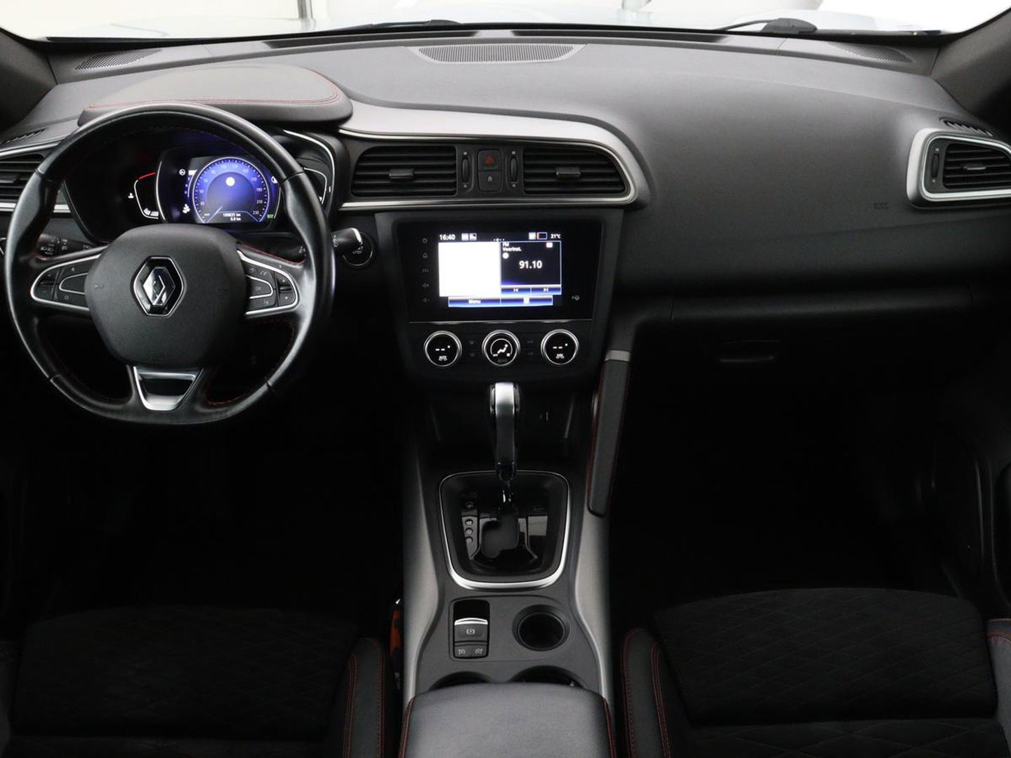 Renault Kadjar 1.3 TCe Black Edition | Stoelverwarming | Carplay | Keyless | Camera | Leder/Alcantara | Full LED | Half leder | Bose Sound | Climate control