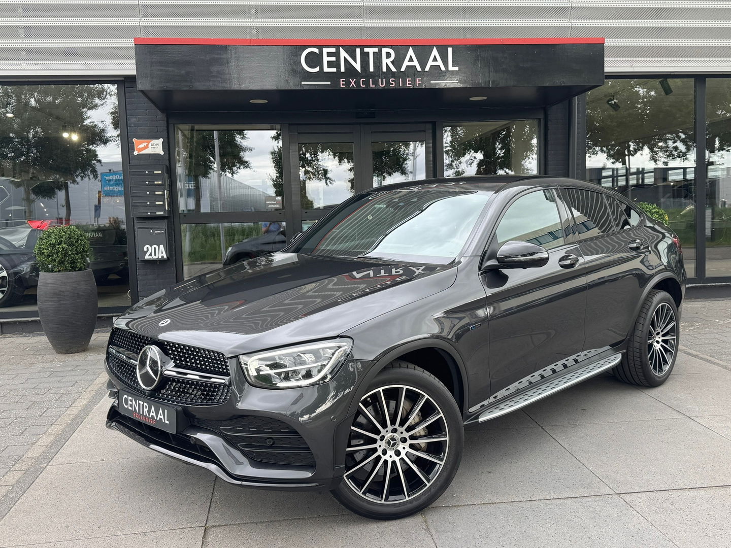Mercedes-Benz GLC Coupé 300e 4MATIC AMG 320PK|360Camera|Keyless|Leder|Carplay|Navi|Ambient Light