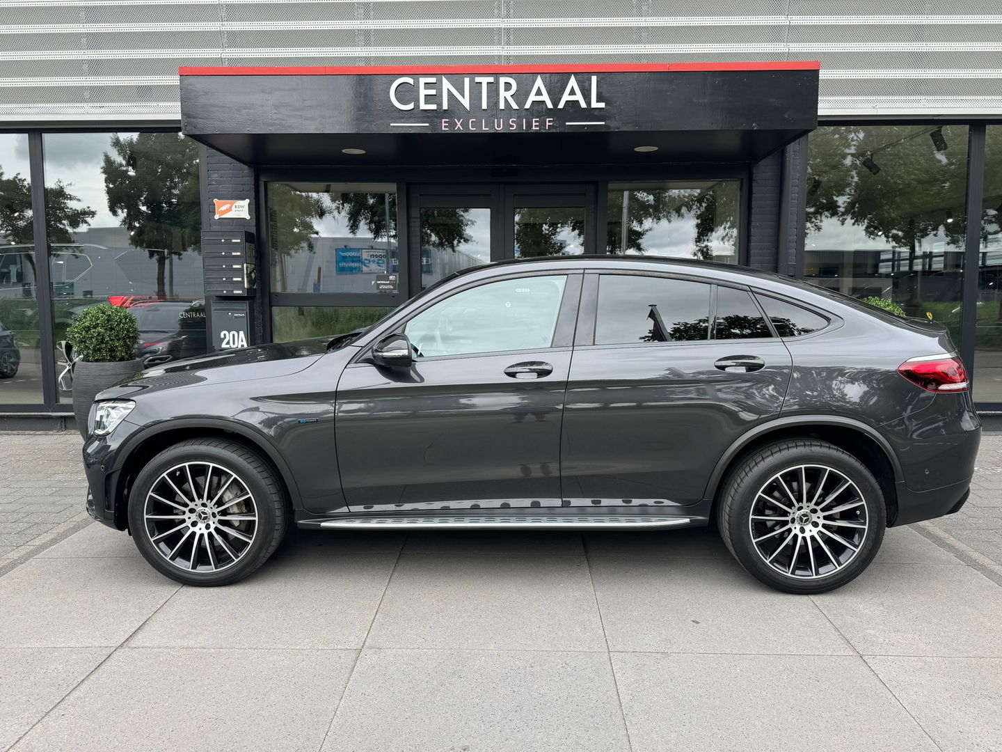Mercedes-Benz GLC Coupé 300e 4MATIC AMG 320PK|360Camera|Keyless|Leder|Carplay|Navi|Ambient Light