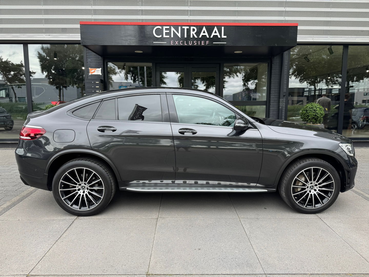 Mercedes-Benz GLC Coupé 300e 4MATIC AMG 320PK|360Camera|Keyless|Leder|Carplay|Navi|Ambient Light