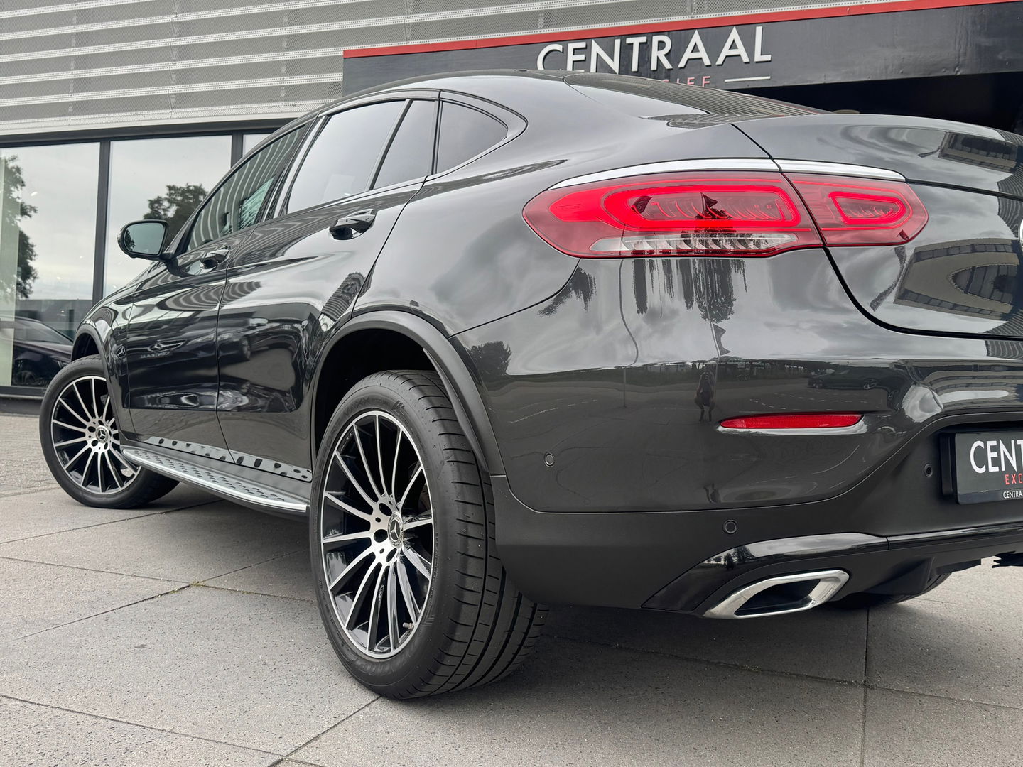 Mercedes-Benz GLC Coupé 300e 4MATIC AMG 320PK|360Camera|Keyless|Leder|Carplay|Navi|Ambient Light