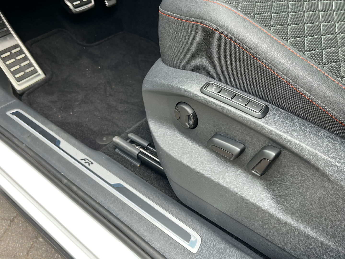 SEAT Tarraco 1.4 TSI e-Hybrid PHEV FR 245PK|Pano|Memory|Camera|ACC|Keyless|Carplay|Ambient Light