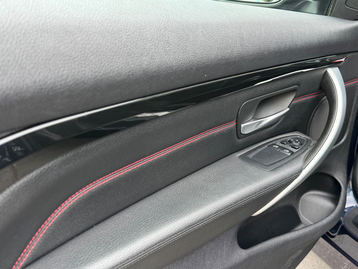 BMW 4 Serie Coupé 420i High Exe Sportline|Pdc|Keyless|Leder|Cruise Control|Stoelverwarming|Navi|NL-Auto|184PK