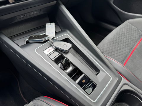 Volkswagen Golf GTI Clubsport 2.0 TSI 300PK|Pano|Camera|IQ Light|ACC|Carplay|Ambient Light