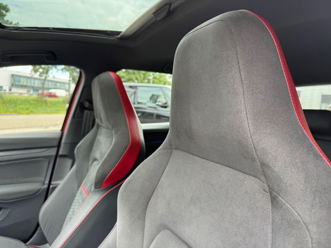 Volkswagen Golf GTI Clubsport 2.0 TSI 300PK|Pano|Camera|IQ Light|ACC|Carplay|Ambient Light