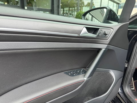 Volkswagen Golf GTI TCR 2.0 TSI 300PK|Pano|Akrapovic|Dynaudio|Leder|ACC|Carplay|Keyless|Camera