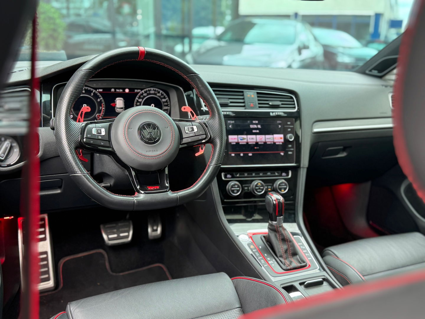 Volkswagen Golf GTI TCR 2.0 TSI 300PK|Pano|Akrapovic|Dynaudio|Leder|ACC|Carplay|Keyless|Camera