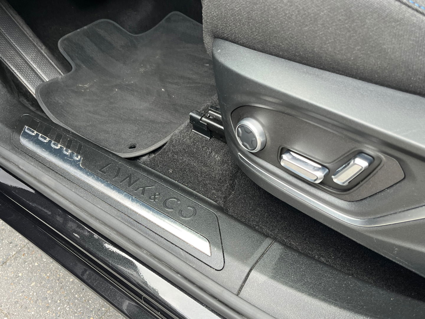 Lynk & Co 01 1.5 262PK|Pano|Infinity|BTW|Memory|360Camera|ACC|Carplay|Ambient Light|Keyless|Facelift|NL-Auto