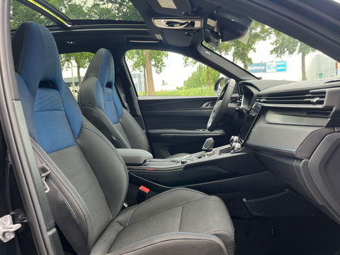 Lynk & Co 01 1.5 262PK|Pano|Infinity|BTW|Memory|360Camera|ACC|Carplay|Ambient Light|Keyless|Facelift|NL-Auto