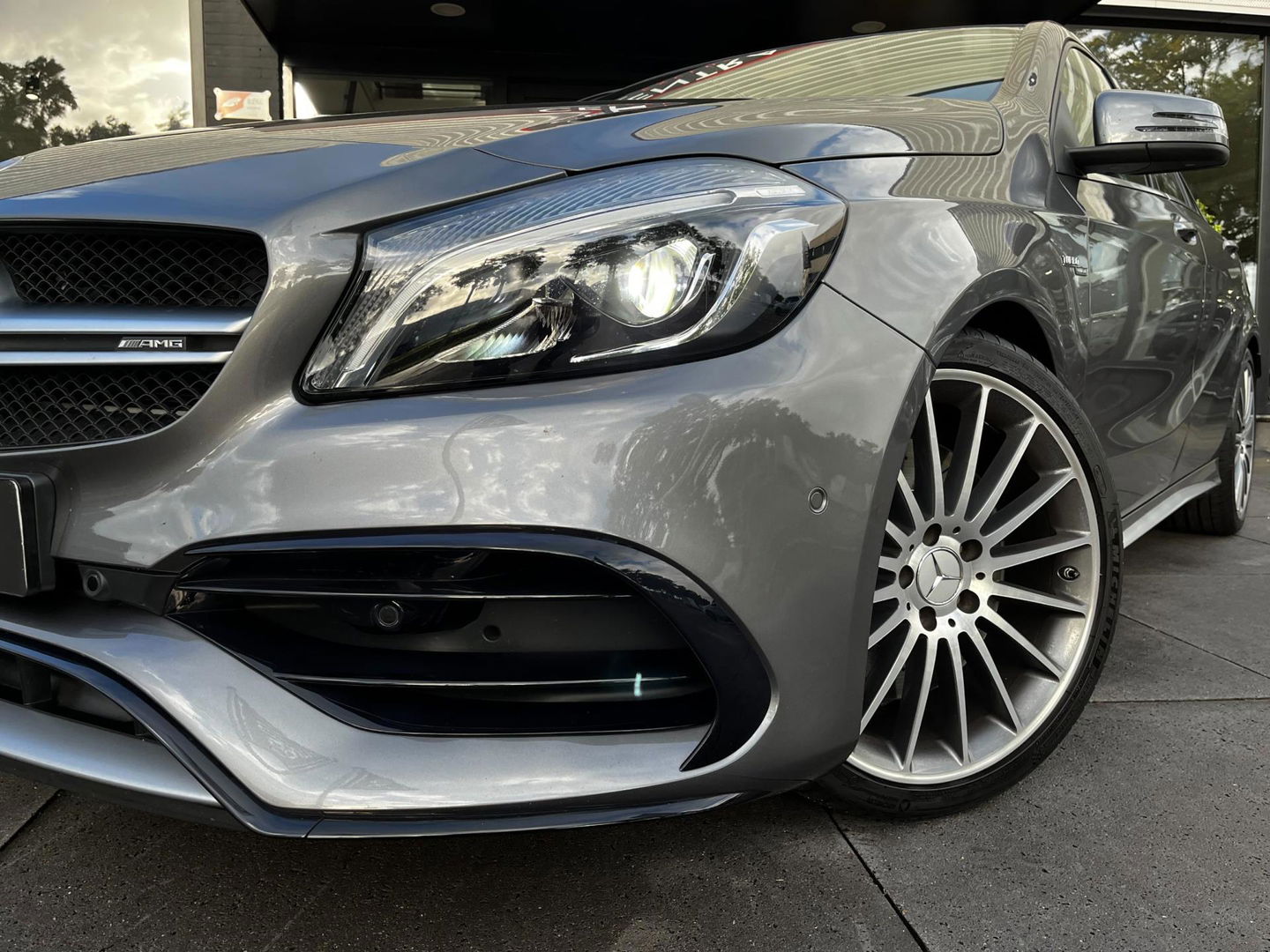 Mercedes-Benz A-Klasse 45 AMG 4MATIC 381PK|Pano|Armytrix|Camera|Leder|Navi|Cruise Control