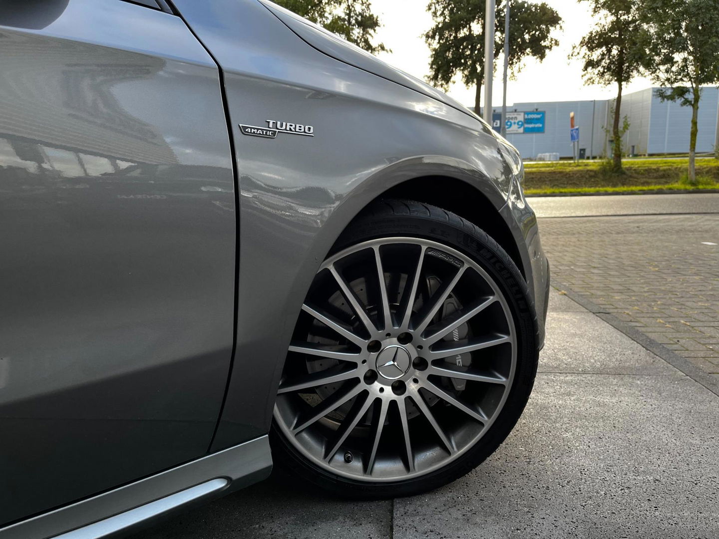Mercedes-Benz A-Klasse 45 AMG 4MATIC 381PK|Pano|Armytrix|Camera|Leder|Navi|Cruise Control