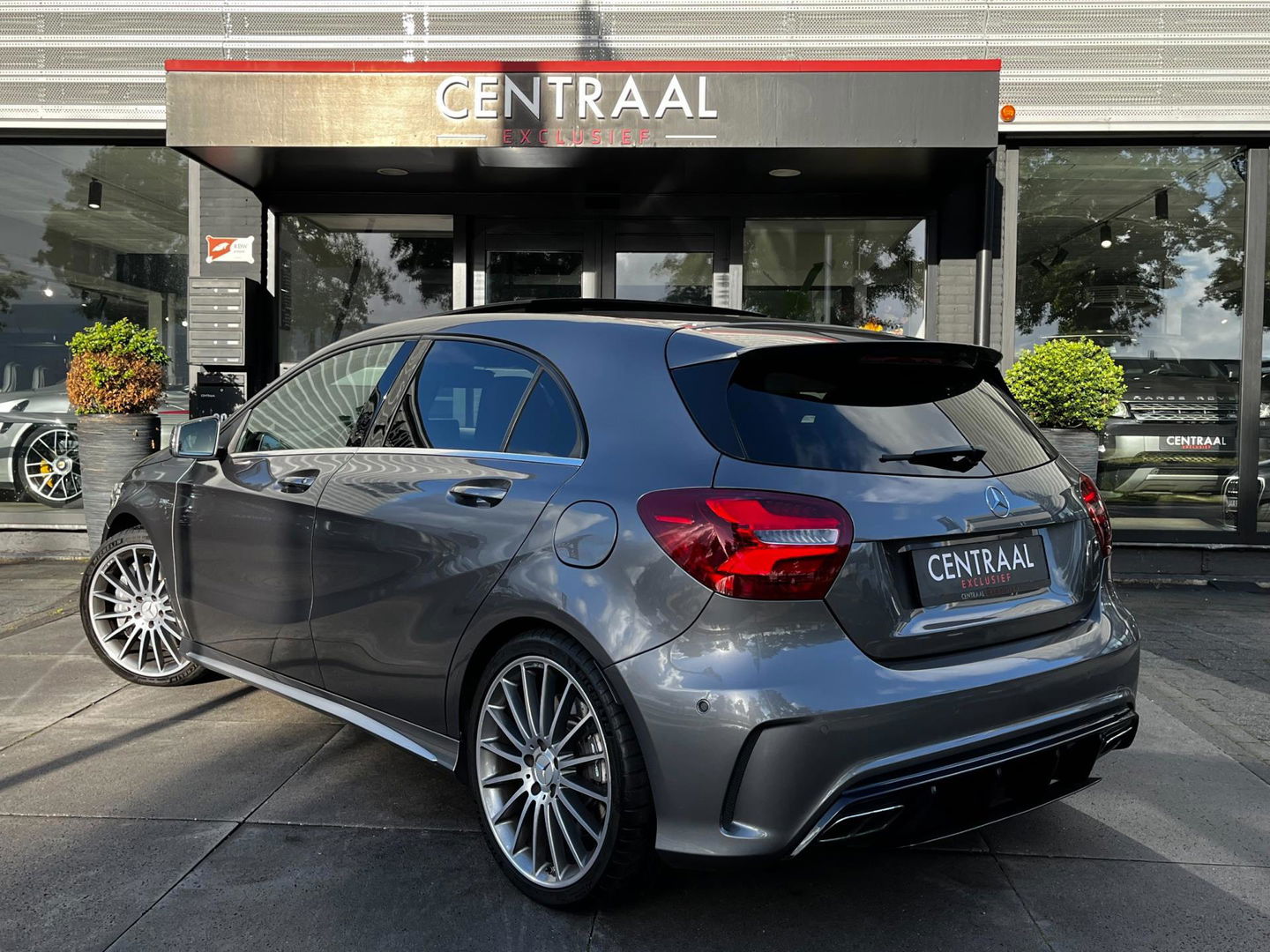 Mercedes-Benz A-Klasse 45 AMG 4MATIC 381PK|Pano|Armytrix|Camera|Leder|Navi|Cruise Control