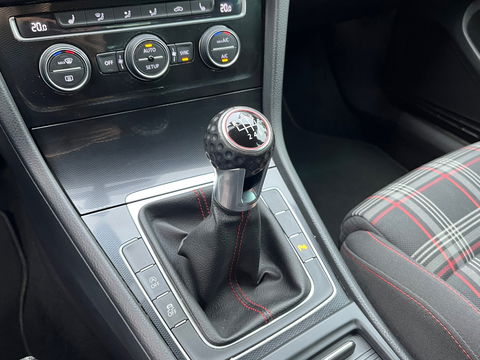 Volkswagen Golf 2.0 TSI GTI 220PK|Navi|Pdc|Cruise Control|Stoelverwarming|Bluetooth