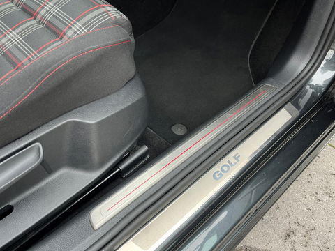 Volkswagen Golf 2.0 TSI GTI 220PK|Navi|Pdc|Cruise Control|Stoelverwarming|Bluetooth