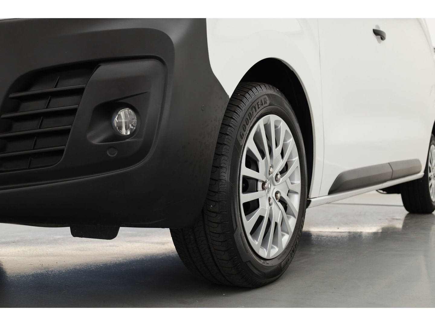 Opel Vivaro 2.0 CDTI L2H1 Edition | Navi | Trekhaak | Dakrails | Apple CarPlay
