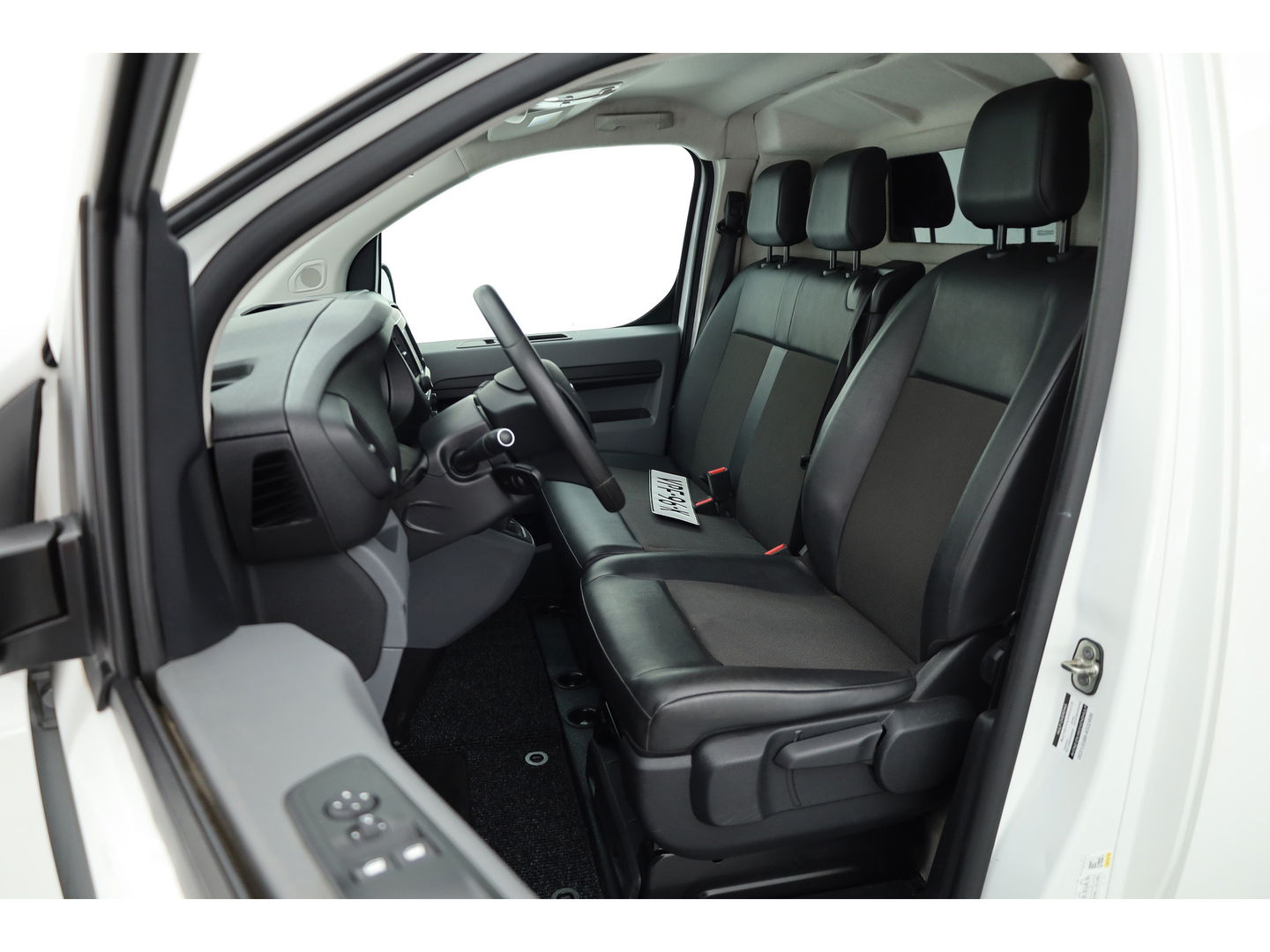 Opel Vivaro 2.0 CDTI L2H1 Edition | Navi | Trekhaak | Dakrails | Apple CarPlay